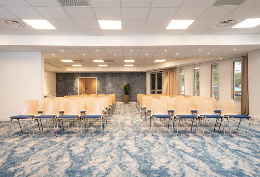 Radisson-Nice-Airport_MeetingRoom_Photos-by-White-Kitchen_300dpi_036-1-scaled-1.jpg