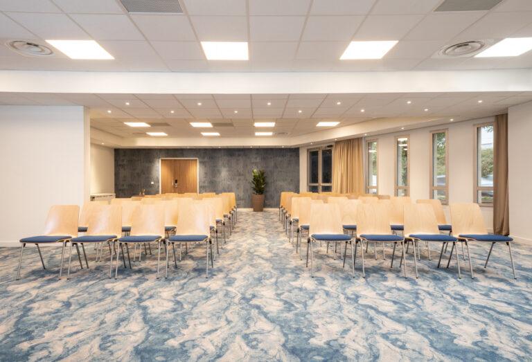 Radisson-Nice-Airport_MeetingRoom_Photos-by-White-Kitchen_300dpi_036-scaled-1.jpg