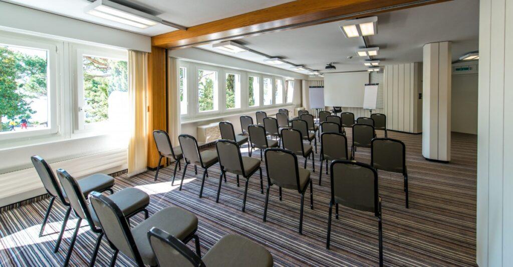 eurotel-montreux-1lieu1salle-meetings.jpg