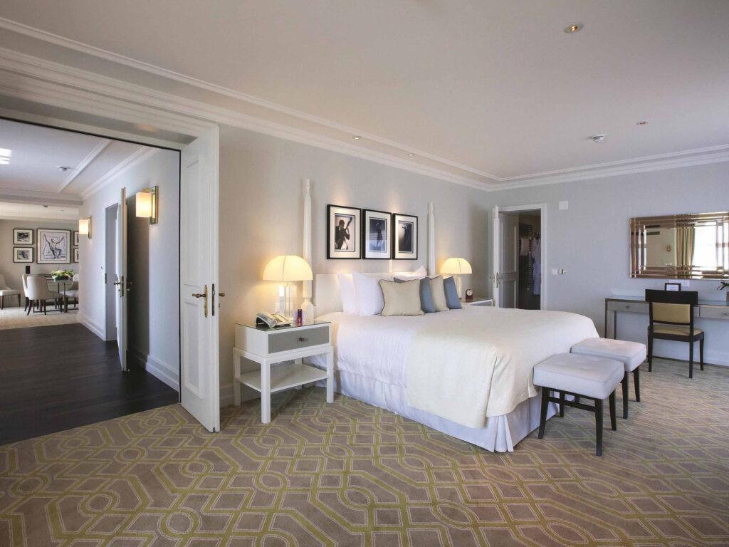 ? Fairmont Le Montreux Palace ?