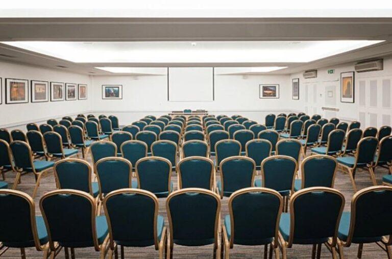 grand-hotel-suisse-majestic-1lieu1salle-congres.jpg