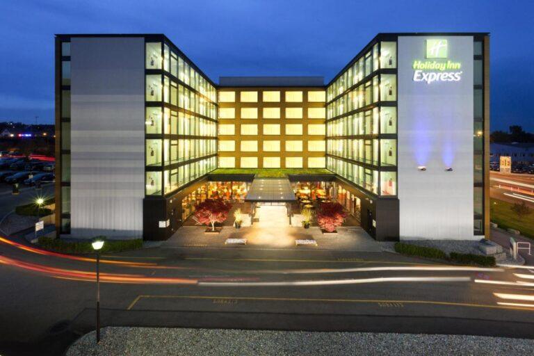 hi-express-zurich-aeroport-1lieu1salle-event.jpg