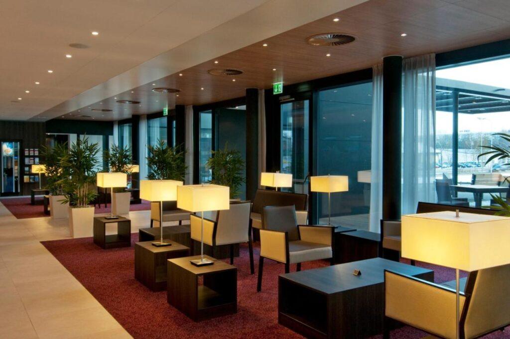hi-express-zurich-aeroport-1lieu1salle-events.jpg