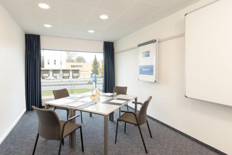 hi-express-zurich-aeroport-1lieu1salle-meeting.jpg