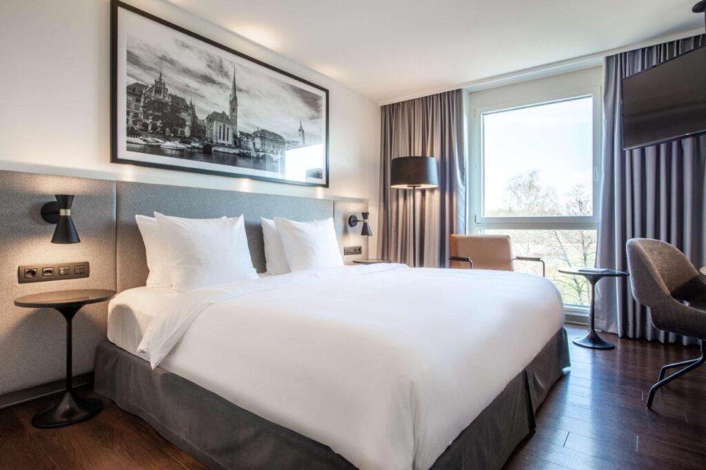 radisson-hotel-zurich-airport-1lieu1salle-reunions.jpg