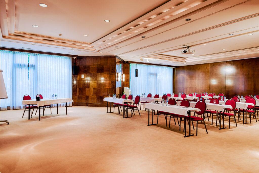 royal-plaza-montreux-1lieu1salle-conventions.jpg