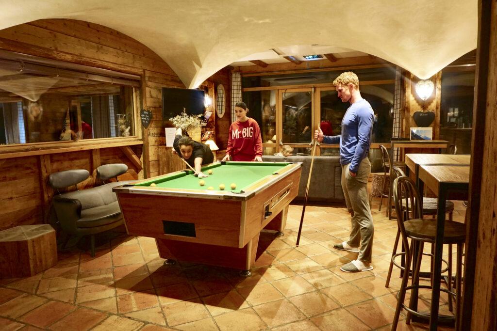 Billard-scaled-1.jpg