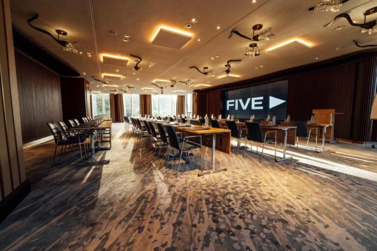 five-zurich-hotel-1lieu1salle-conference.jpg