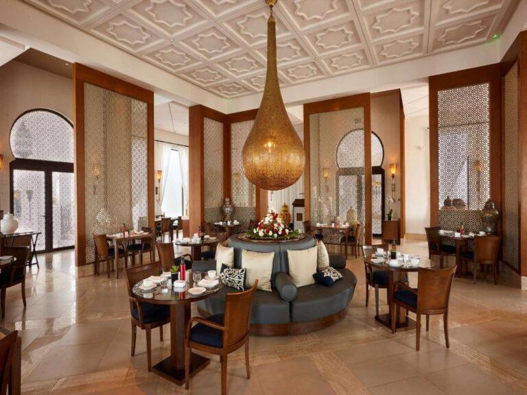 Banyan-Tree-Tamouda-1lieu1salle-conventions.jpg