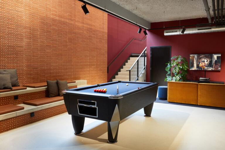 TheSocialHub_Toulouse_Interior_Basement_Gaming_2023-scaled-1.jpg