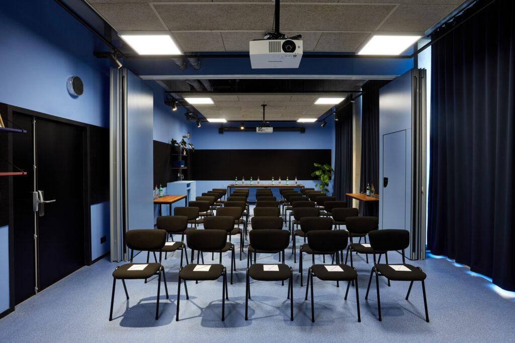 TheSocialHub_Toulouse_Interior_Meeting_Room12_Theatre_2023_002-scaled-1.jpg
