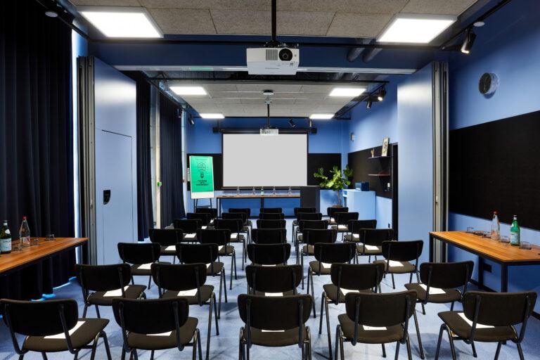 TheSocialHub_Toulouse_Interior_Meeting_Room12_Theatre_2023_003-scaled-1.jpg