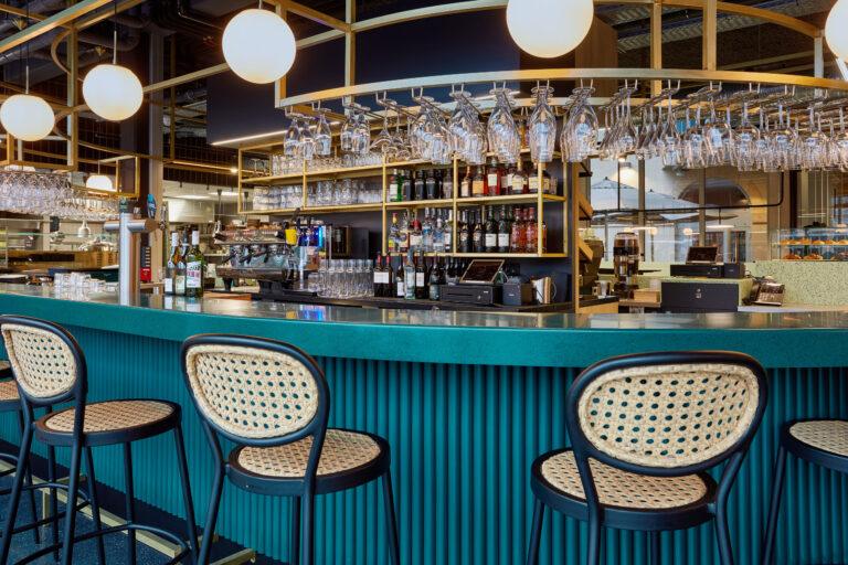 TheSocialHub_Toulouse_Interior_Workcafe_2023_002-scaled-1.jpg