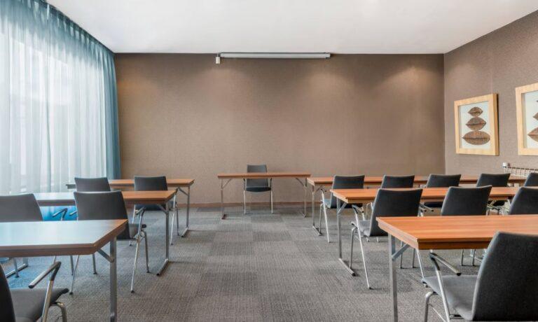 ac-hotel-general-alava-1lieu1salle-meetings.jpg