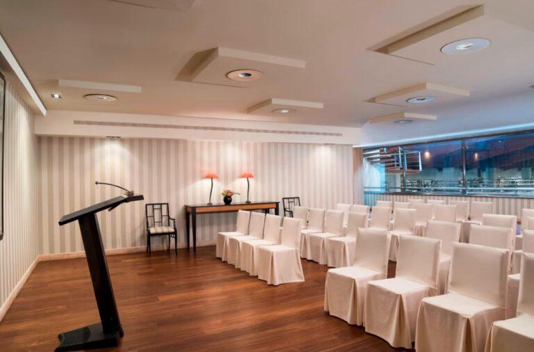 marques-de-riscal-1lieu1salle-conferences.jpg