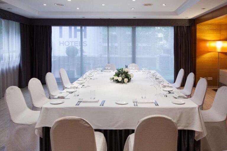 nh-canciller-ayala-vitoria-1lieu1salle-meetings.jpg