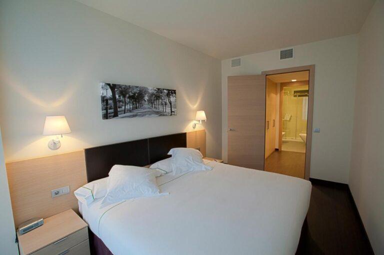 sercotel-jardines-uleta-suites-1lieu1salle-reunions.jpg