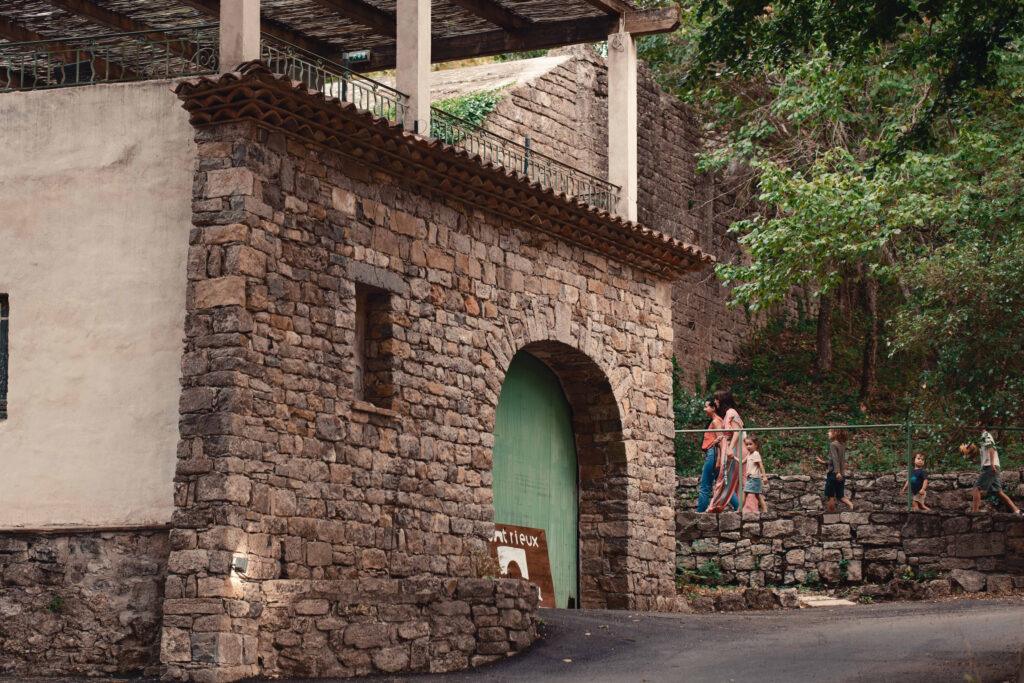 Agence-convivialite-montrieux-hameau-1182-RAF-1-scaled-1.jpg