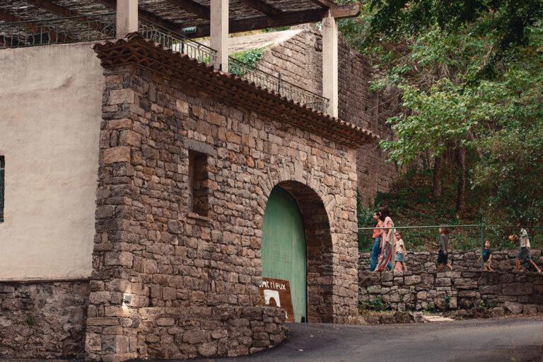 Agence-convivialite-montrieux-hameau-1182-RAF-1-scaled-1.jpg
