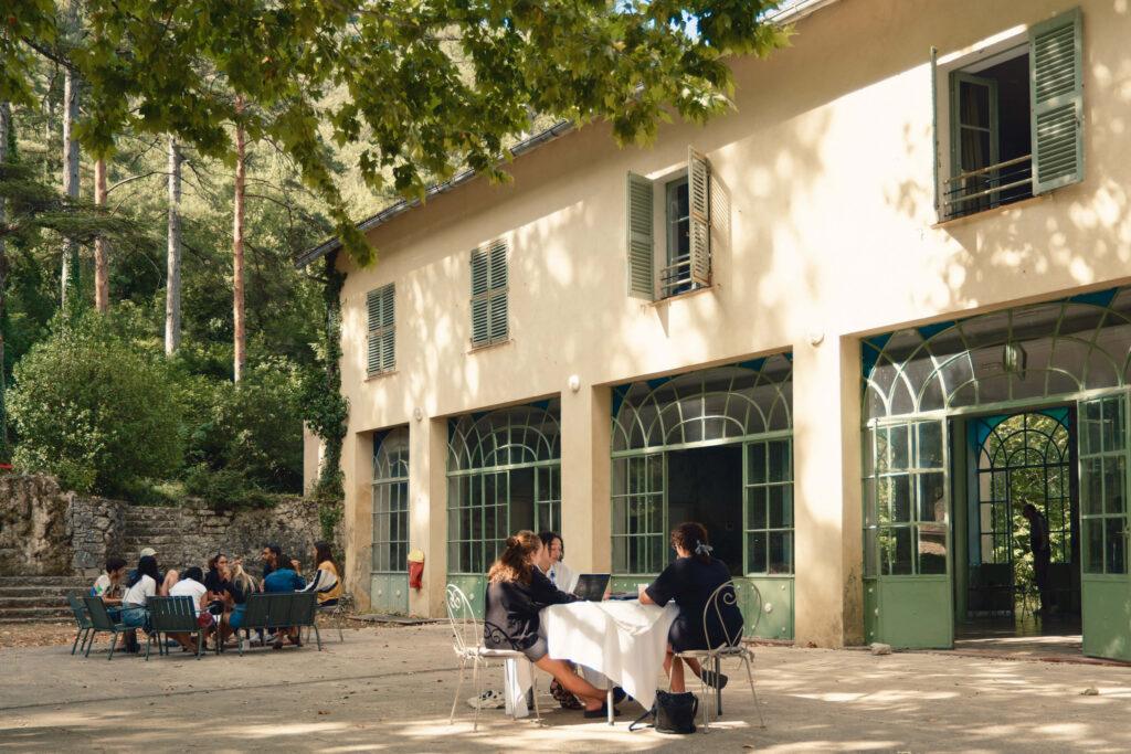 Agence-convivialite-montrieux-hameau-420-1-scaled-1.jpg