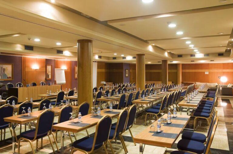 ac-hotel-almeria-1lieu1salle-meeting.jpg