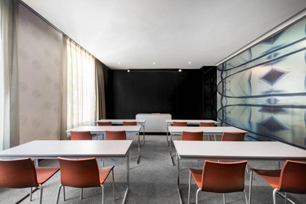 ac-hotel-burgos-1lieu1salle-conference.jpg