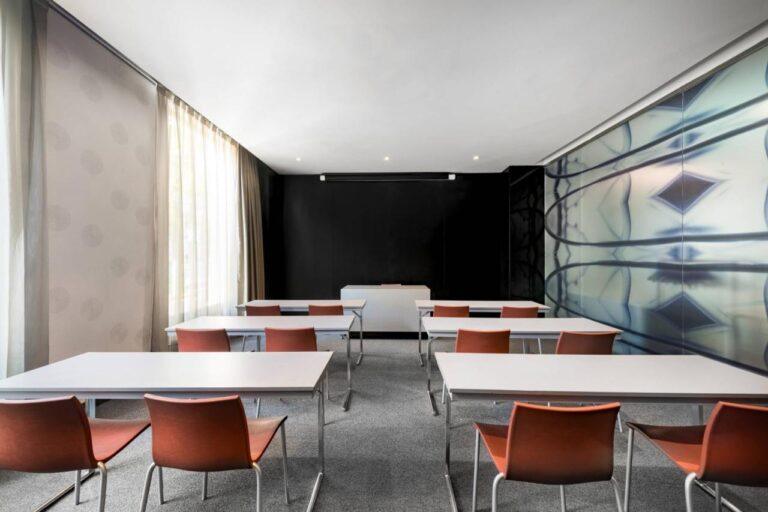 ac-hotel-burgos-1lieu1salle-conference.jpg