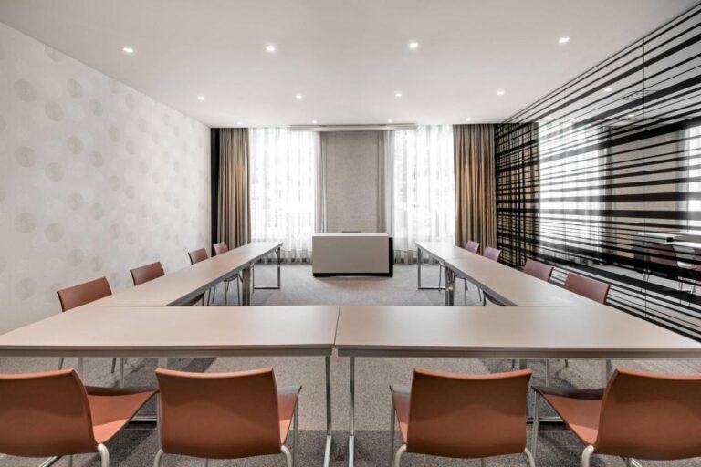 ac-hotel-burgos-1lieu1salle-meetings.jpg