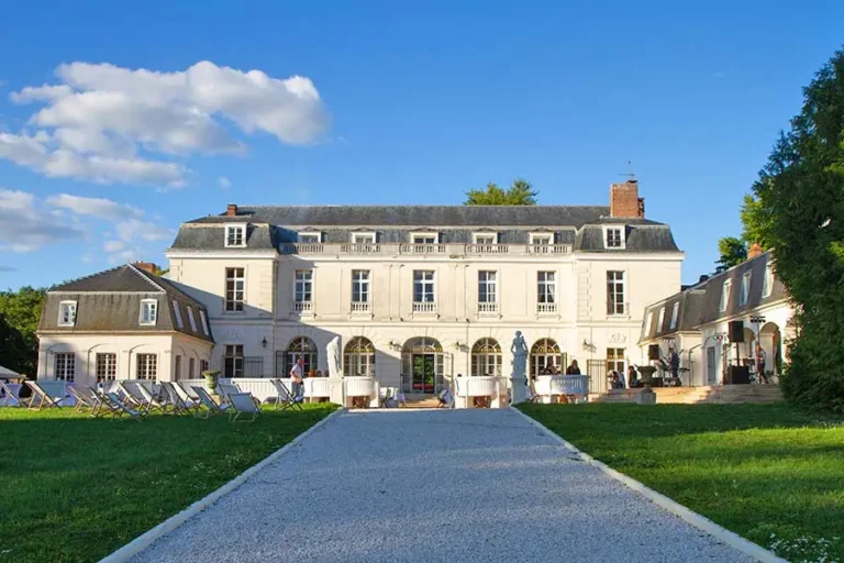 chateau-de-devant_3_263975-166982543236027.webp