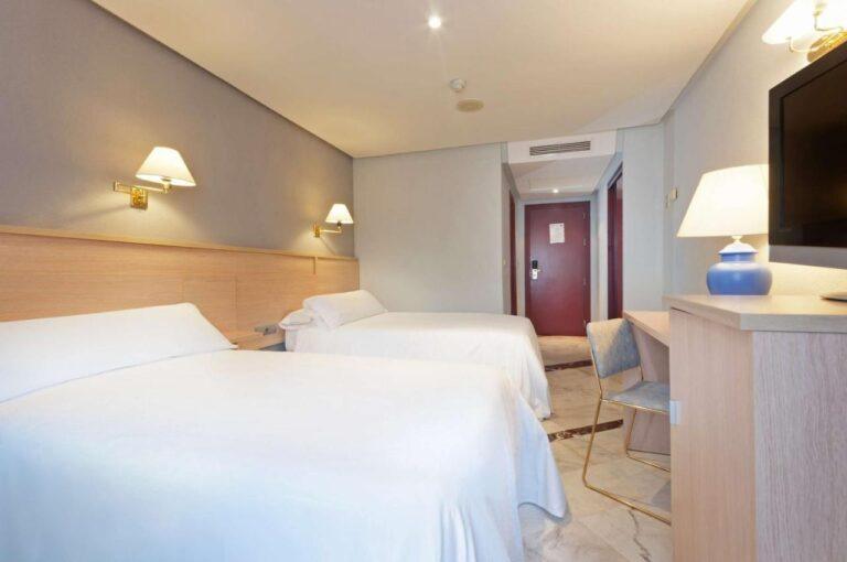 hotel-puertollano-1lieu1salle-reunion.jpg