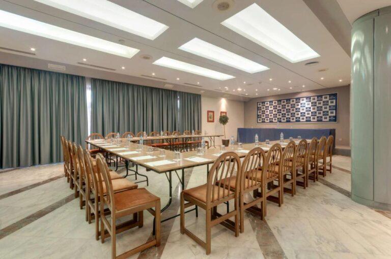 hotel-puertollano-1lieu1salle-seminaire.jpg