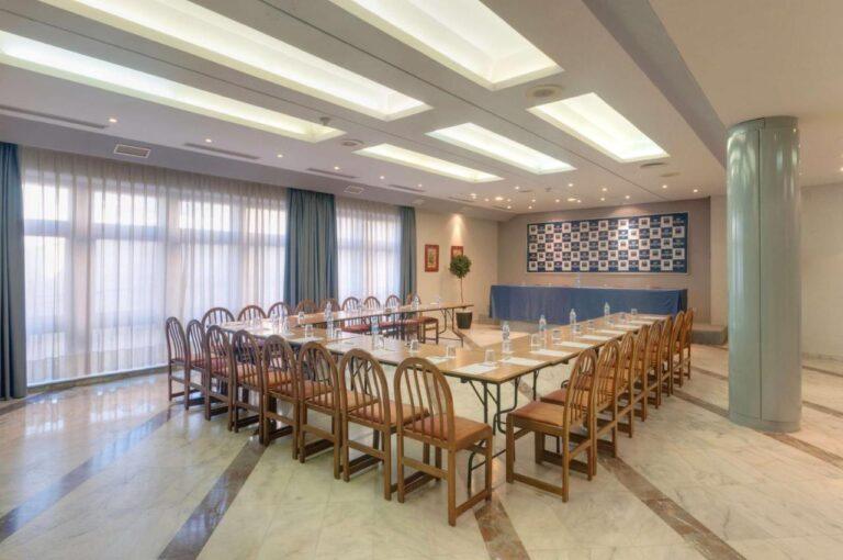 hotel-puertollano-1lieu1salle-seminaires.jpg