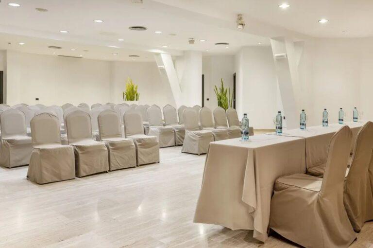 ilunion-islantilla-1lieu1salle-conference.jpg