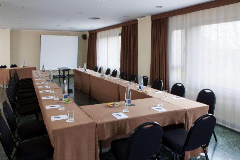 nh-ciudad-cuenca-1lieu1salle-conference.jpg
