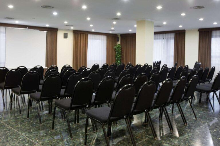 nh-ciudad-cuenca-1lieu1salle-meeting.jpg