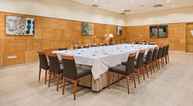nh-ciudad-real-1lieu1salle-meetings.jpg
