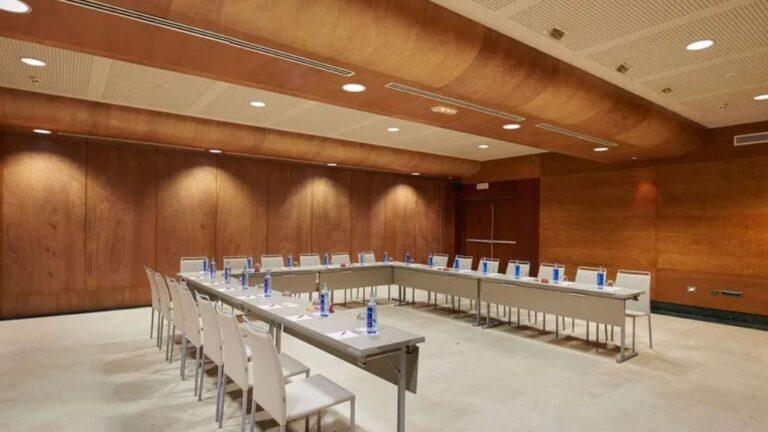 palacio-aviles-1lieu1salle-meetings.jpg