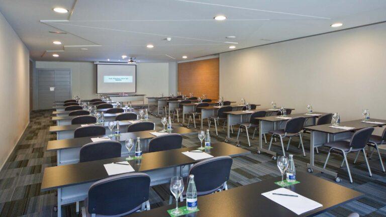 protur-roquetas-1lieu1salle-conference.jpg