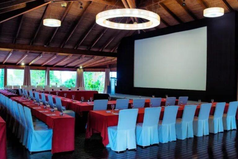sh-villa-gadea-1lieu1salle-conference.jpg