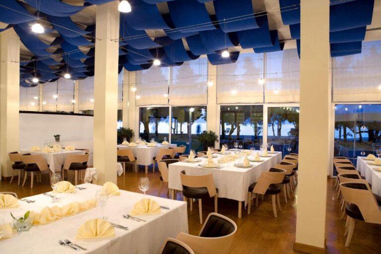 umag-plava-laguna-1lieu1salle-reunion.jpg