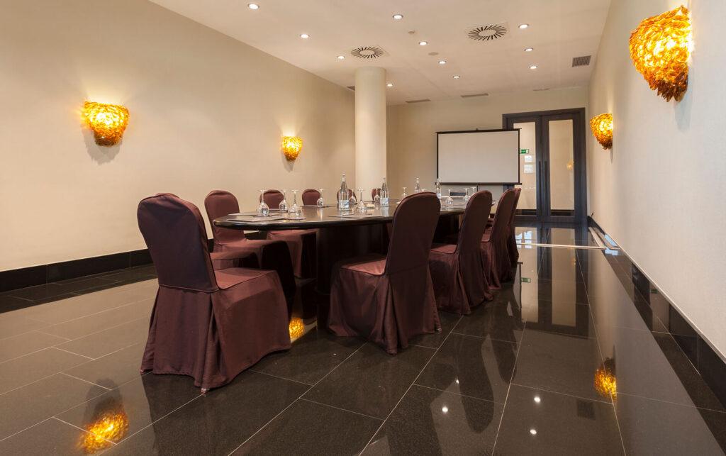 urh-zen-balagares-1lieu1salle-conferences.jpg