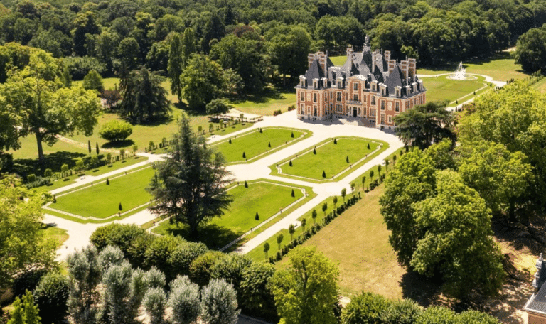 Ext-Vue-du-Chateau-par-Drone.png