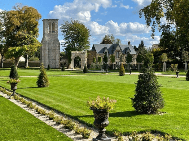 Exterieur-Parc-Chapelle-Arc.png