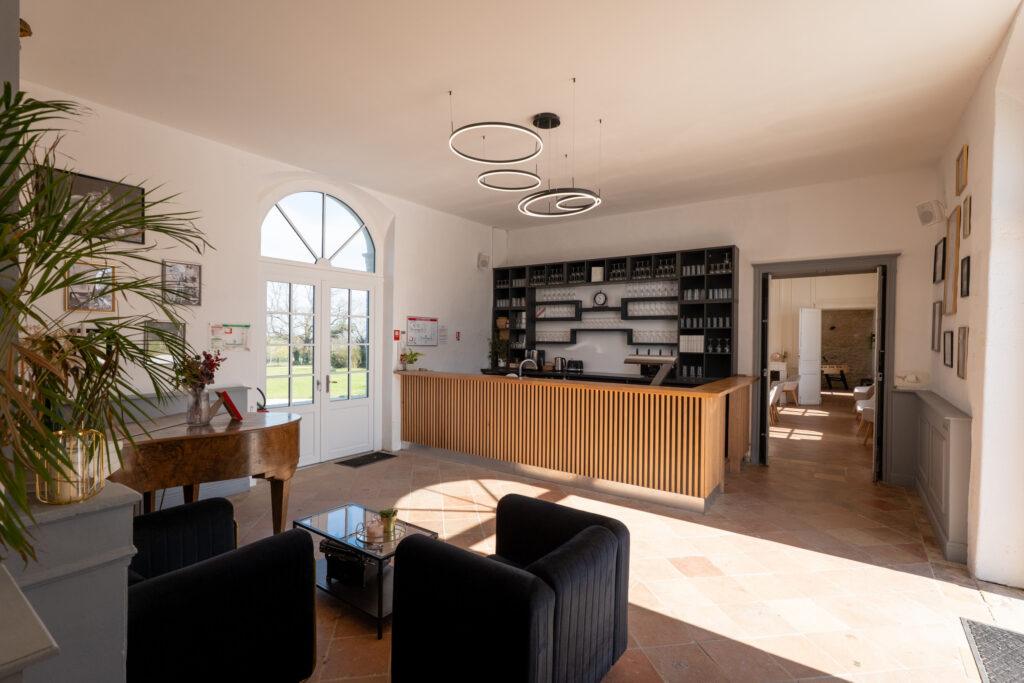 Hall-daccueil-scaled-1.jpg