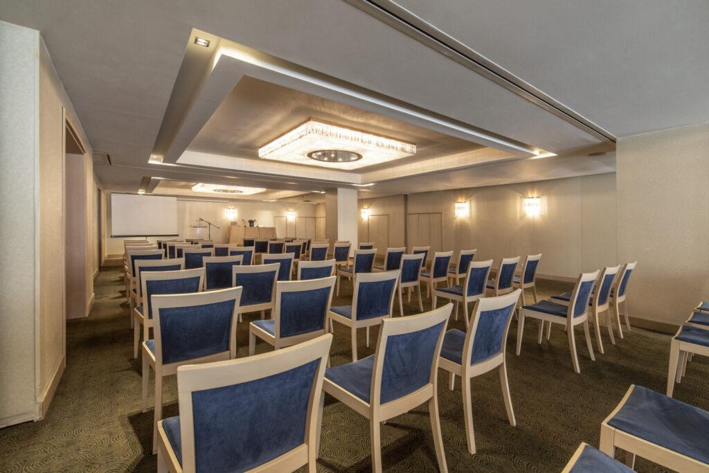 amalia-hotel-1lieu1salle-conferences.jpg