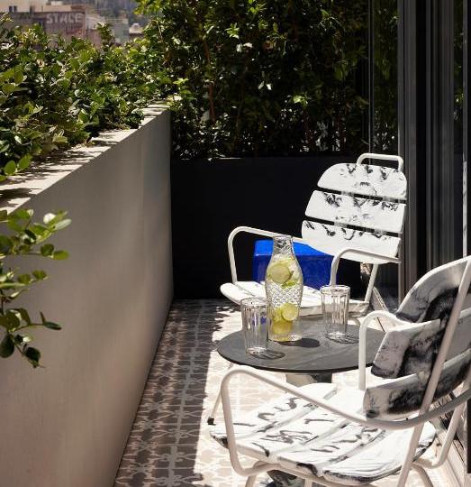 fresh-hotel-athens-1lieu1salle-reunion-e1706534973129.jpg