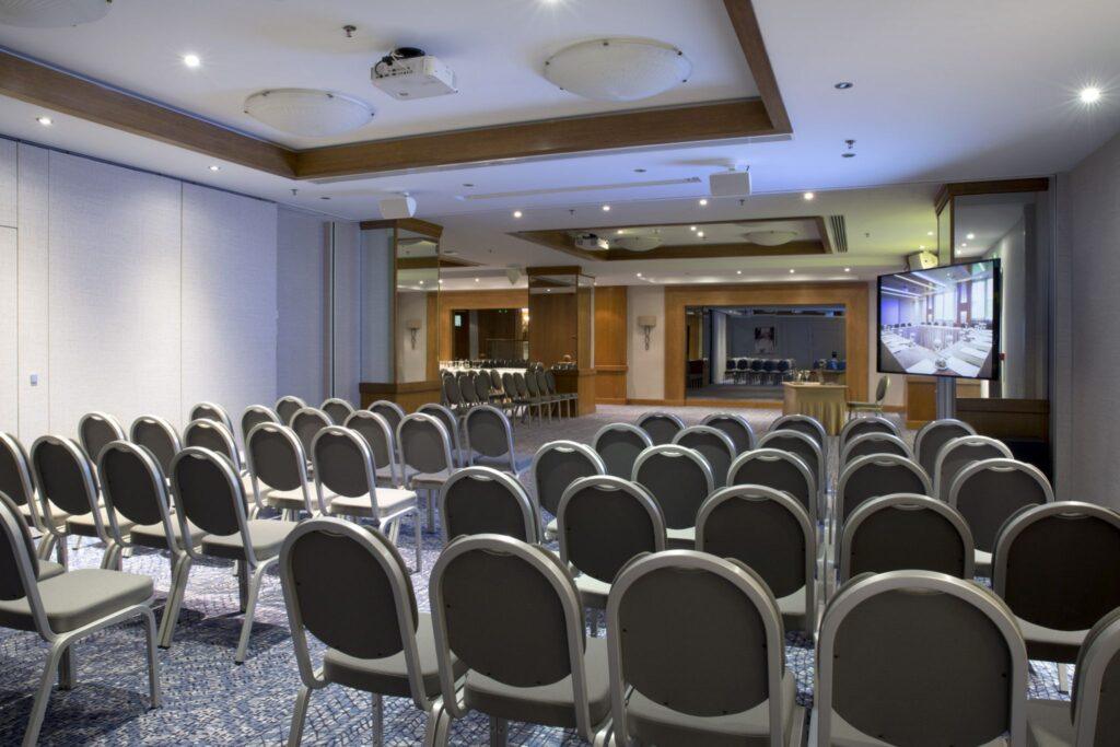golden-age-hotel-1lieu1salle-reunions.jpg