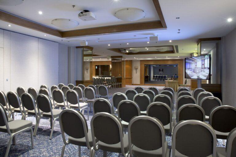 golden-age-hotel-1lieu1salle-reunions.jpg