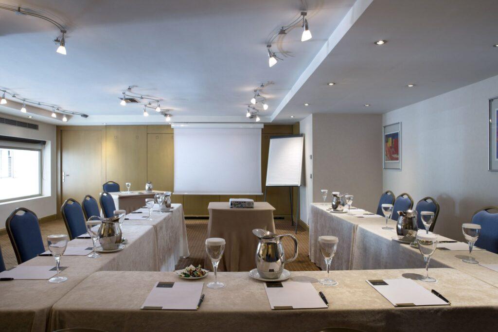 golden-age-hotel-1lieu1salle-seminaires.jpg