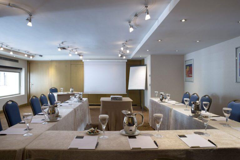 golden-age-hotel-1lieu1salle-seminaires.jpg